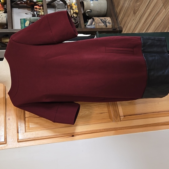 Banana Republic Burgundy And Faux Leather Shift Dress Pockets Womens Size 8 - Picture 4 of 9